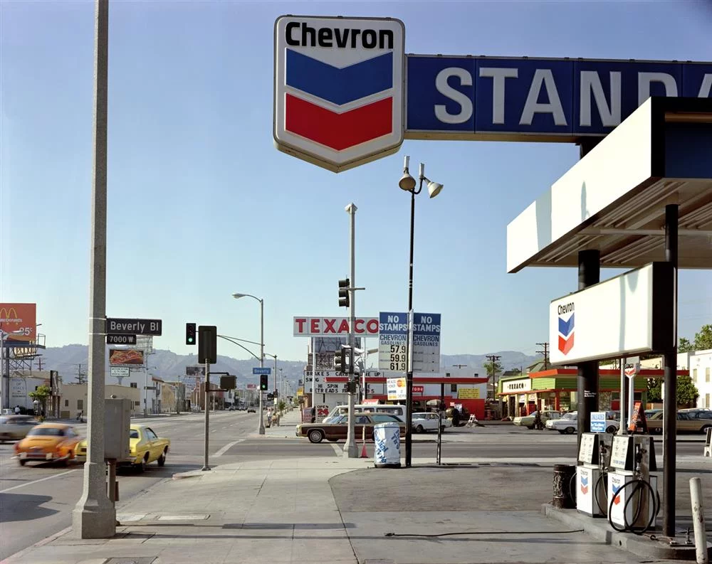 Stephen shore beverly boulevard la brea avenue los angeles june 21 1975. courtesy of stephen shore and sprüth magers berlinlondon custom - Leçon de photographie par Stephen Shore (épisode 2) - Thomas Hammoudi - Fiches de lecture