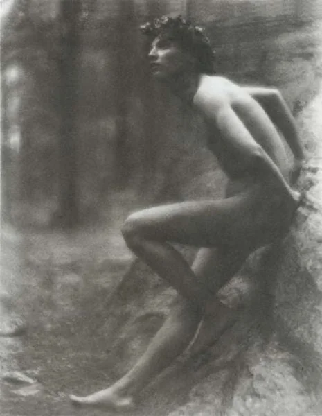 465px day2c fred holland 281864 193329 youth sitting on a stone 28nicola giancola292c 1907 - C'est quoi être photographe ? (+ Invités) - Thomas Hammoudi - Piliers
