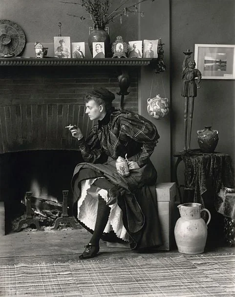 481px frances benjamin johnston2c self portrait 28as 22new woman22292c 1896 - Qui a peur des femmes photographes ? - Thomas Hammoudi - Féminisme