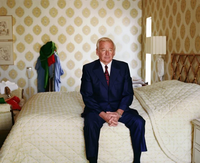 Pfh18 sultan dad on bed 1984 700x571 - Quand la photographie est-elle rentrée dans l'intime ? - Thomas Hammoudi - Histoire