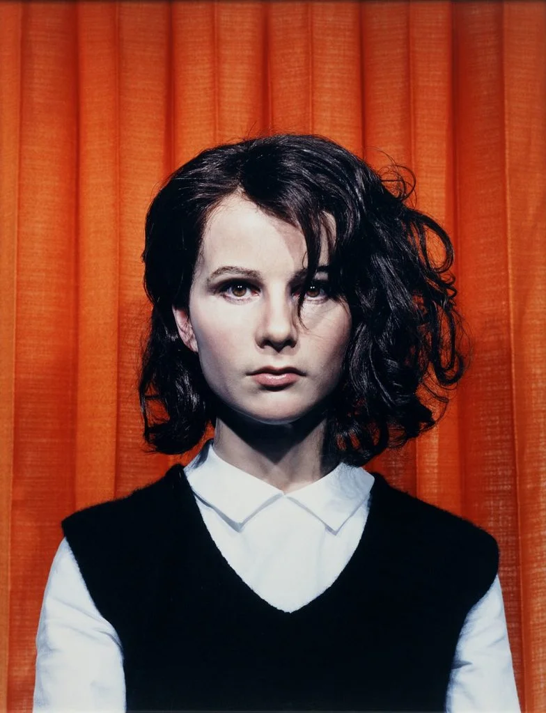 Maureen paley gillian wearing artwork self portrait at 17 years old 2003 - Leçon de photographie par Stephen Shore (épisode 2) - Thomas Hammoudi - Fiches de lecture