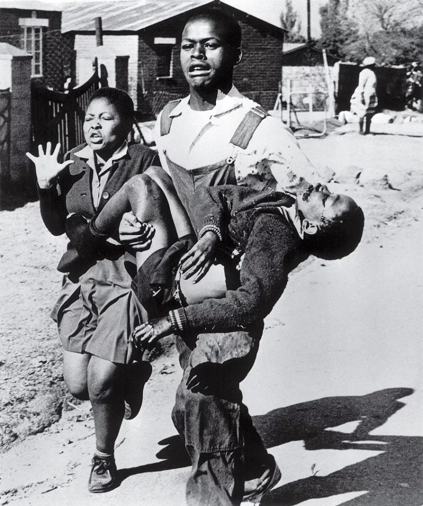 Time 100 influential photos sam nzima soweto uprising 71 - Où sont passé(e)s les photographes noir(e)s ? - Thomas Hammoudi - Photographe