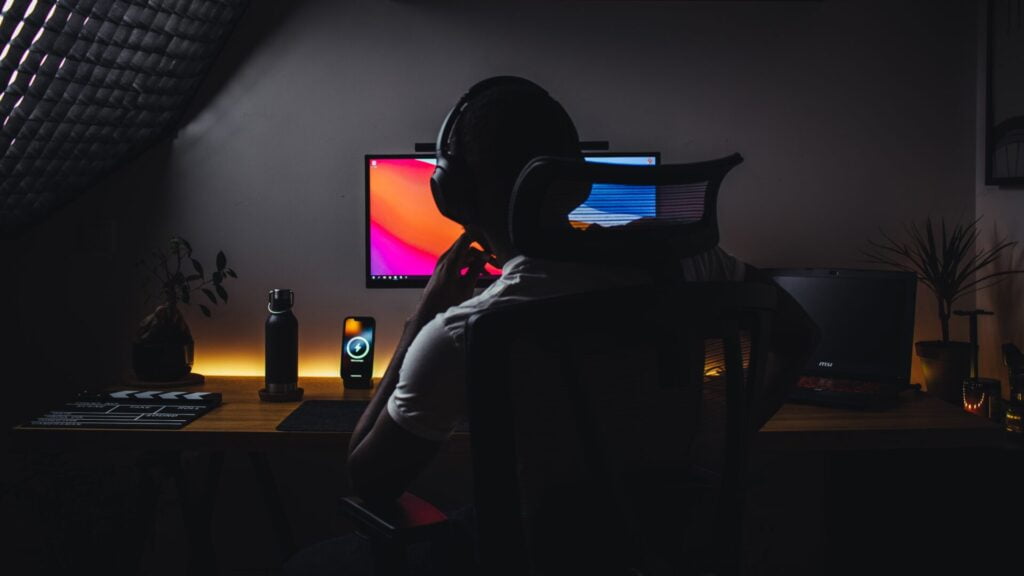 Nubelson fernandes ie71 tmrrke unsplash - Youtubeur, c'est bien comme situation ? - Thomas Hammoudi - Internet