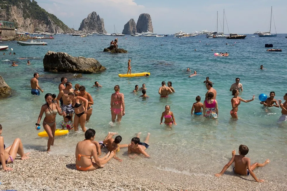 Martin parr amalfi coast (5) - - Thomas Hammoudi