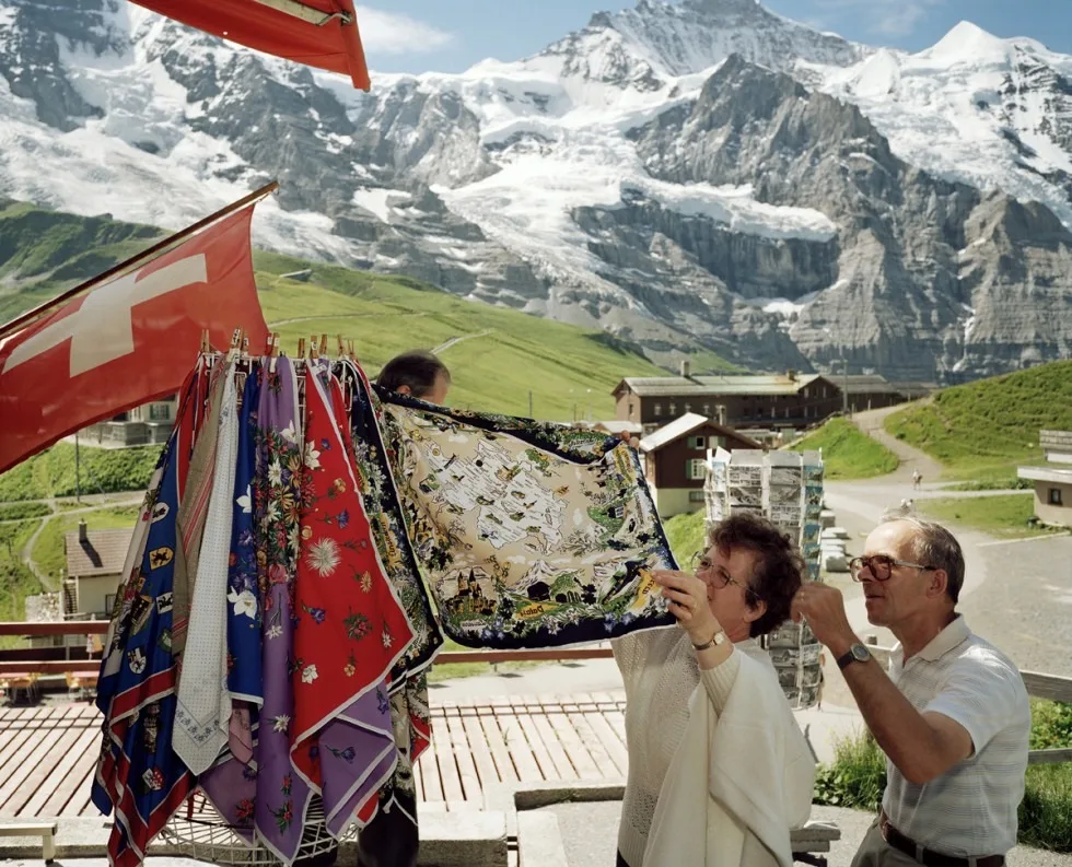 Martin parr small world (8) - - Thomas Hammoudi