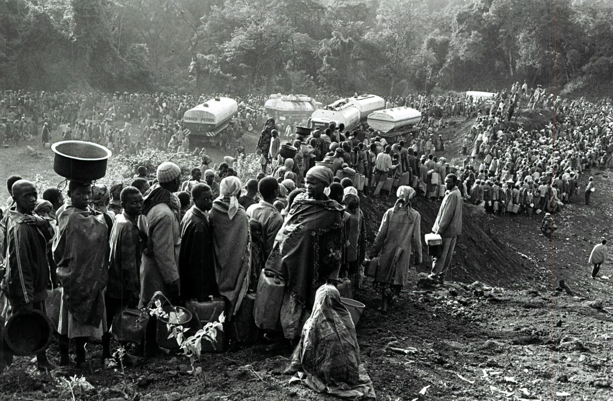 Réfugiés rwandais dans un camp à Goma, Zaïre, 1994 - Sebastião Salgado