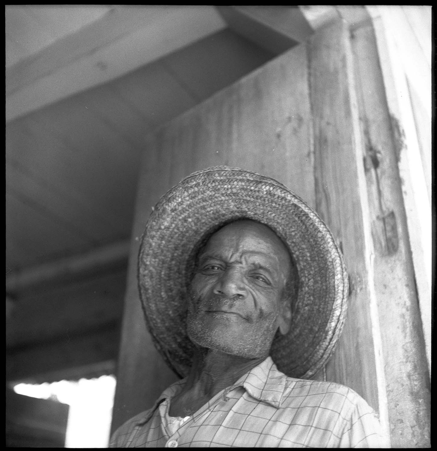 Jeune fille souriante, Antilles, 1948, par Denise Colomb