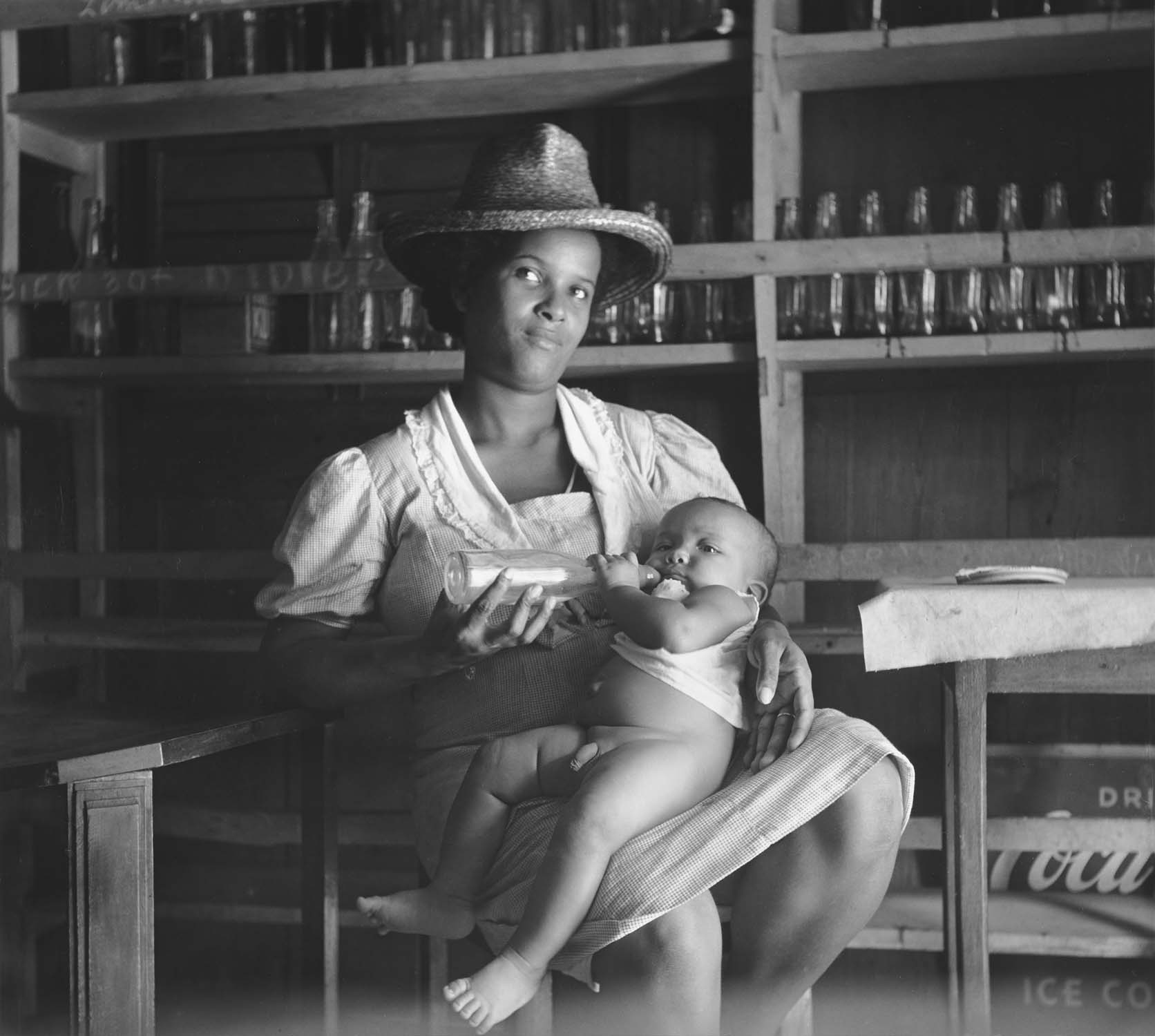 Maternité, Antilles, par Denise Colomb