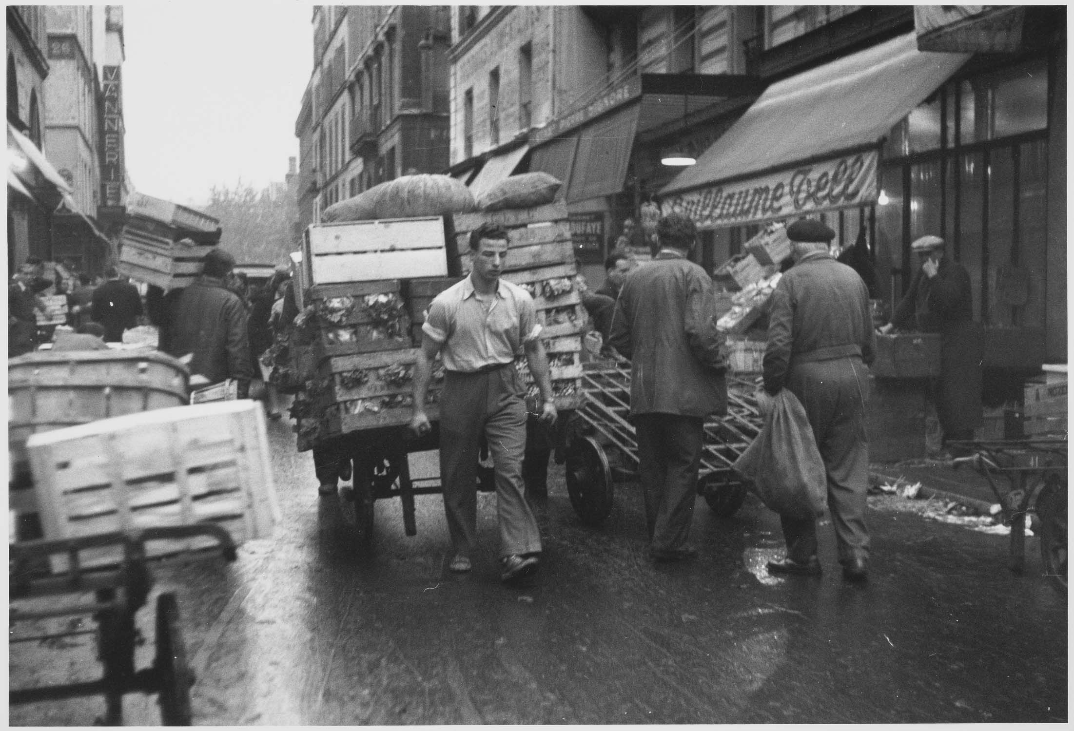 Les Halles, Paris, années 1950, par Denise Colomb