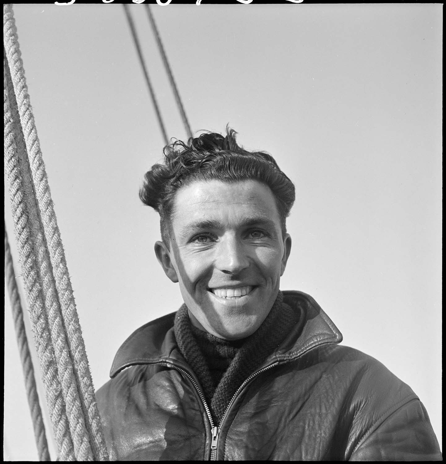 Jeune marin souriant, île de Sein, 1950, par Denise Colomb