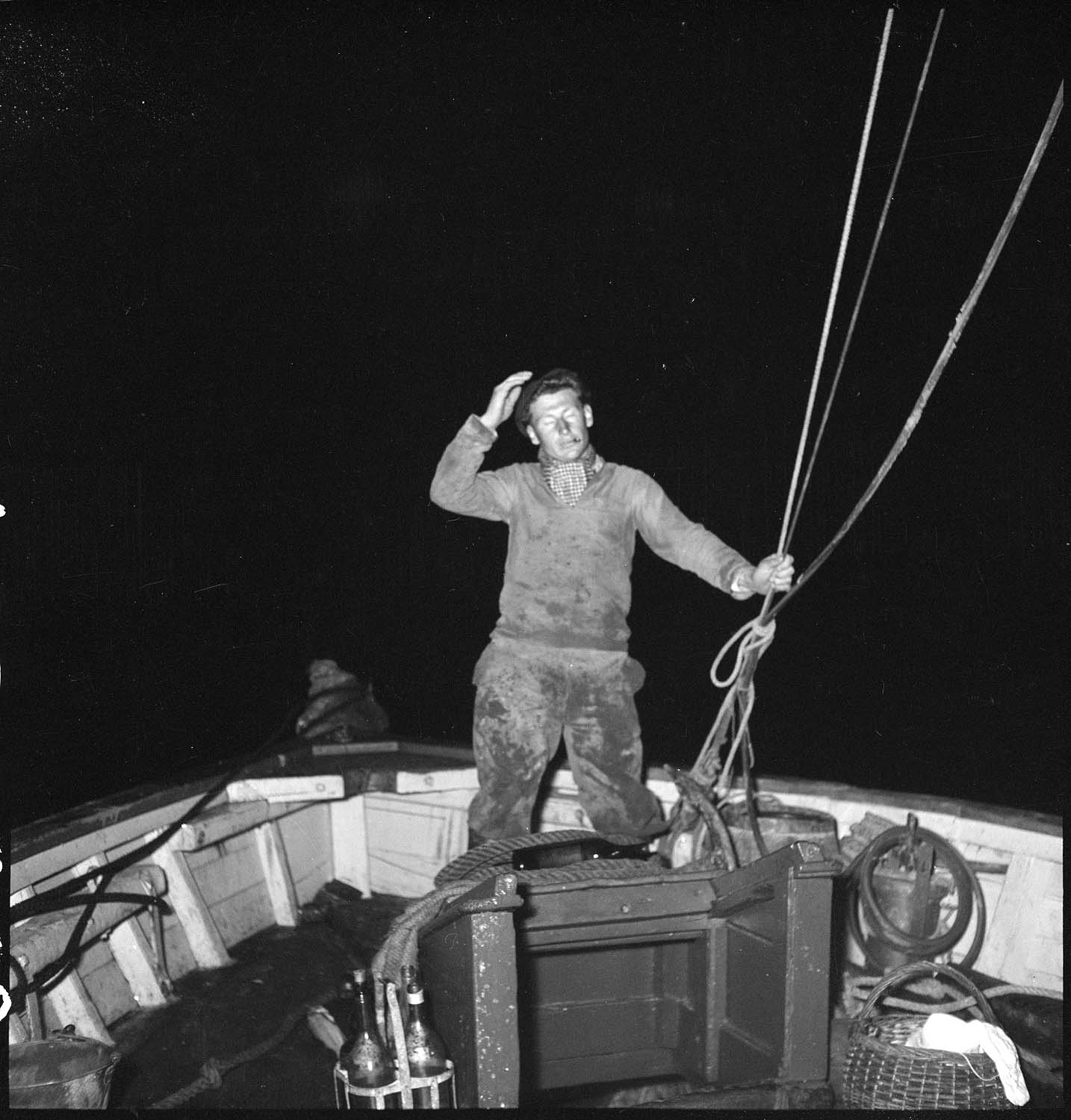 Marin en vigie, île de Sein, 1950, par Denise Colomb