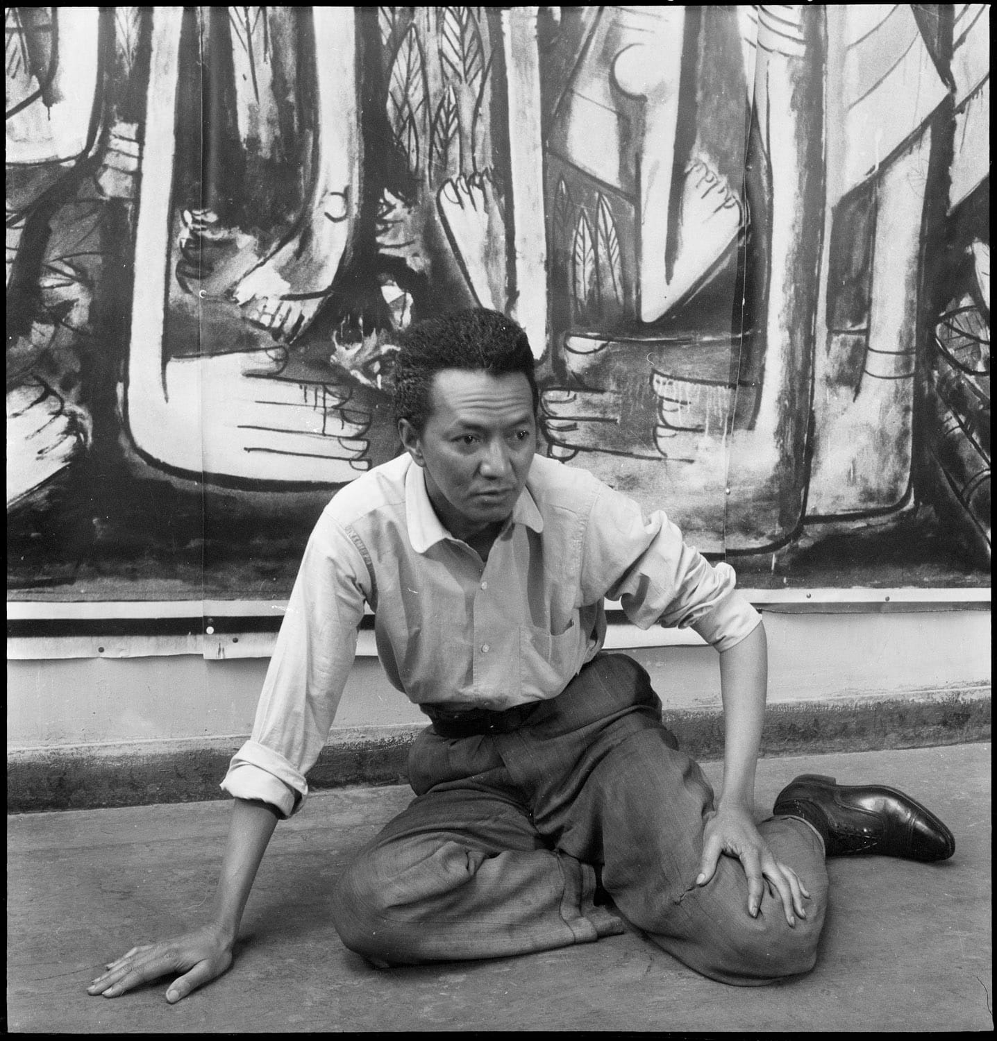 Wifredo Lam dans son atelier, par Denise Colomb