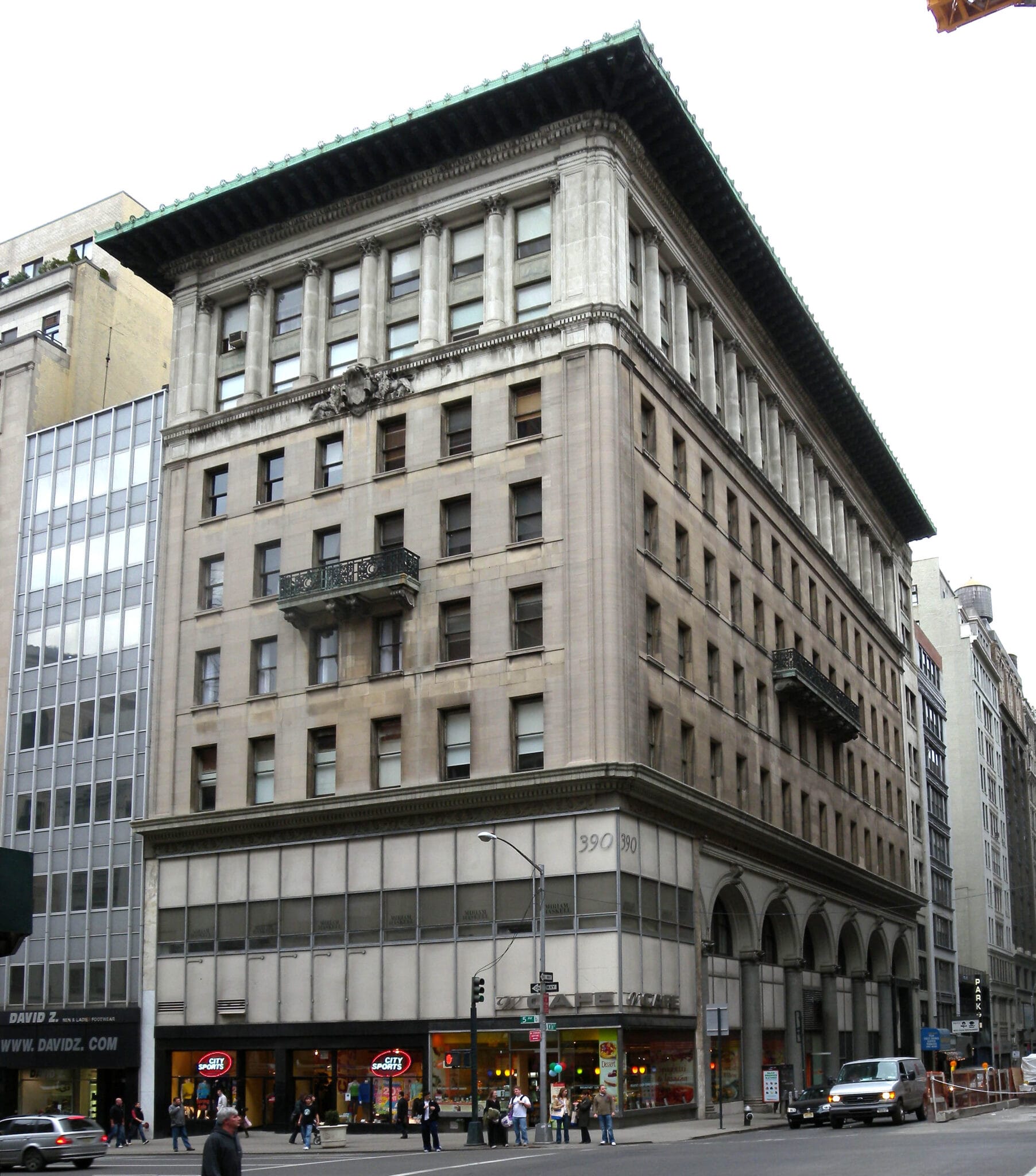 Le Gorham Building, 390 Cinquième Avenue, siège du grand magasin Russek's