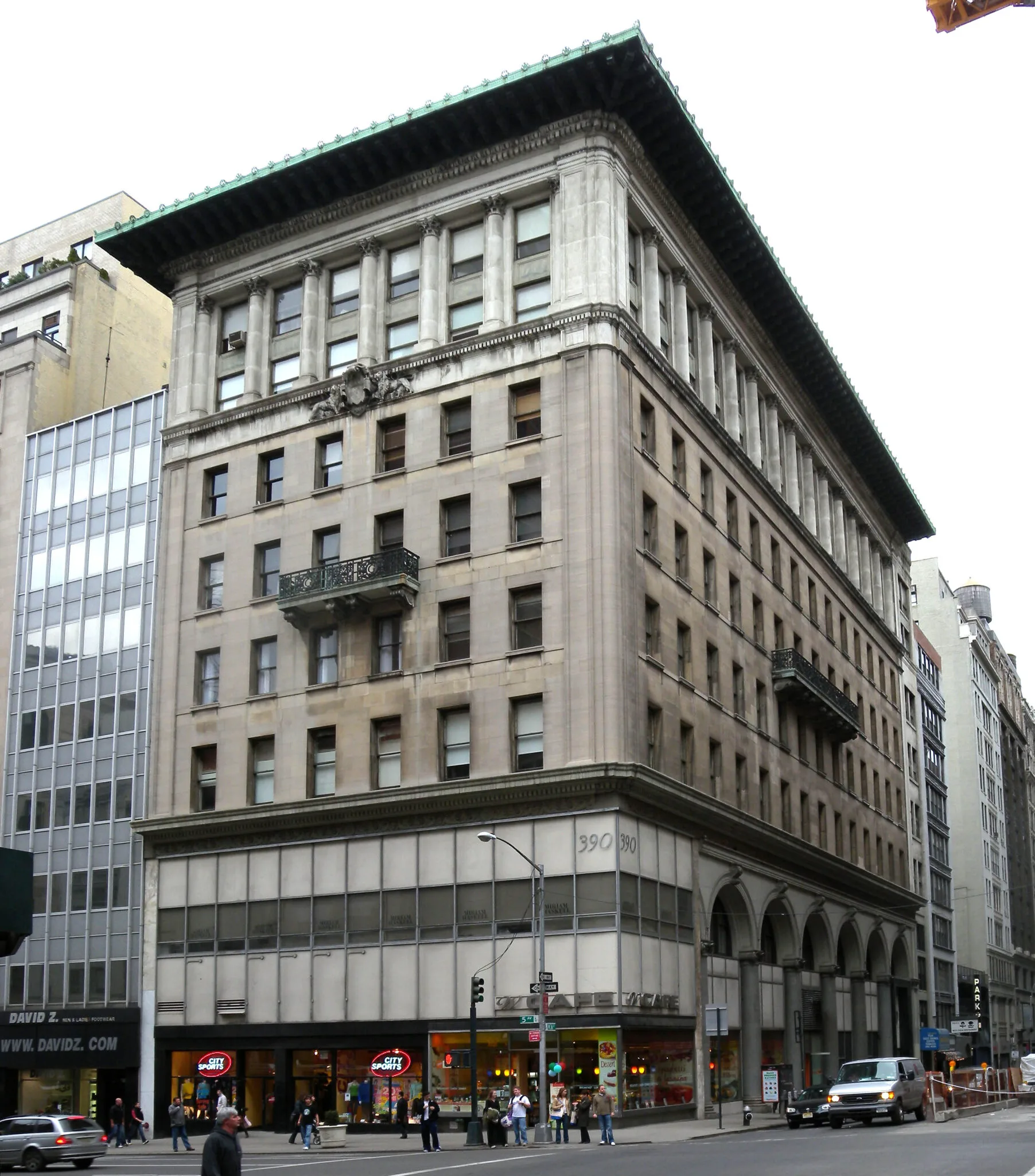Le Gorham Building, 390 Cinquième Avenue, siège du grand magasin Russek's