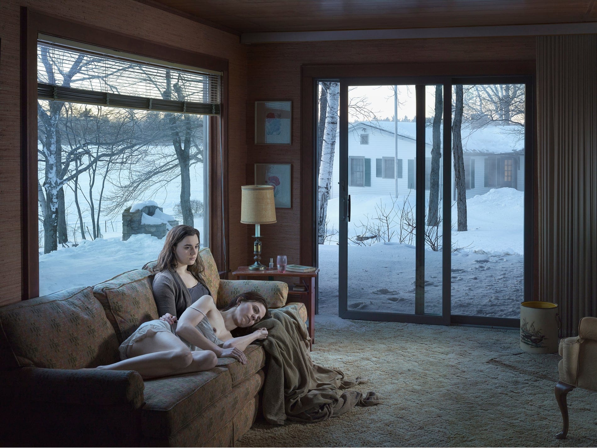 Gregory Crewdson, Mother and Daughter (2014), série Cathedral of the Pines