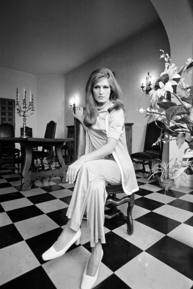dalida chez elle a paris en 1969