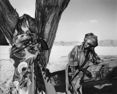 Femmes drapées, photographie de Raymond Depardon