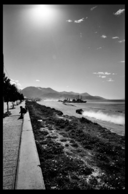 Route en bord de mer, photographie de Raymond Depardon
