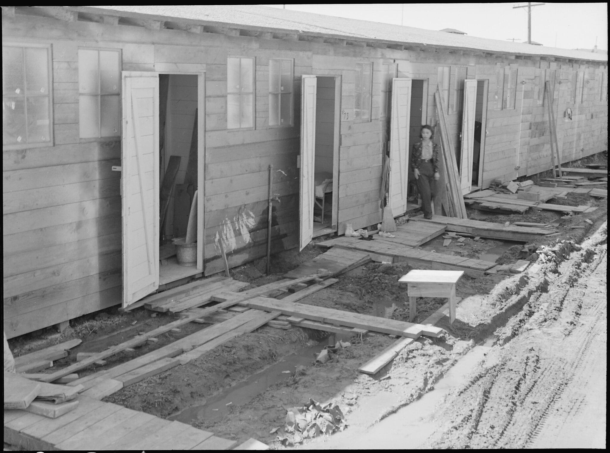 Baraquements servant de logements familiaux au centre de rassemblement de Tanforan