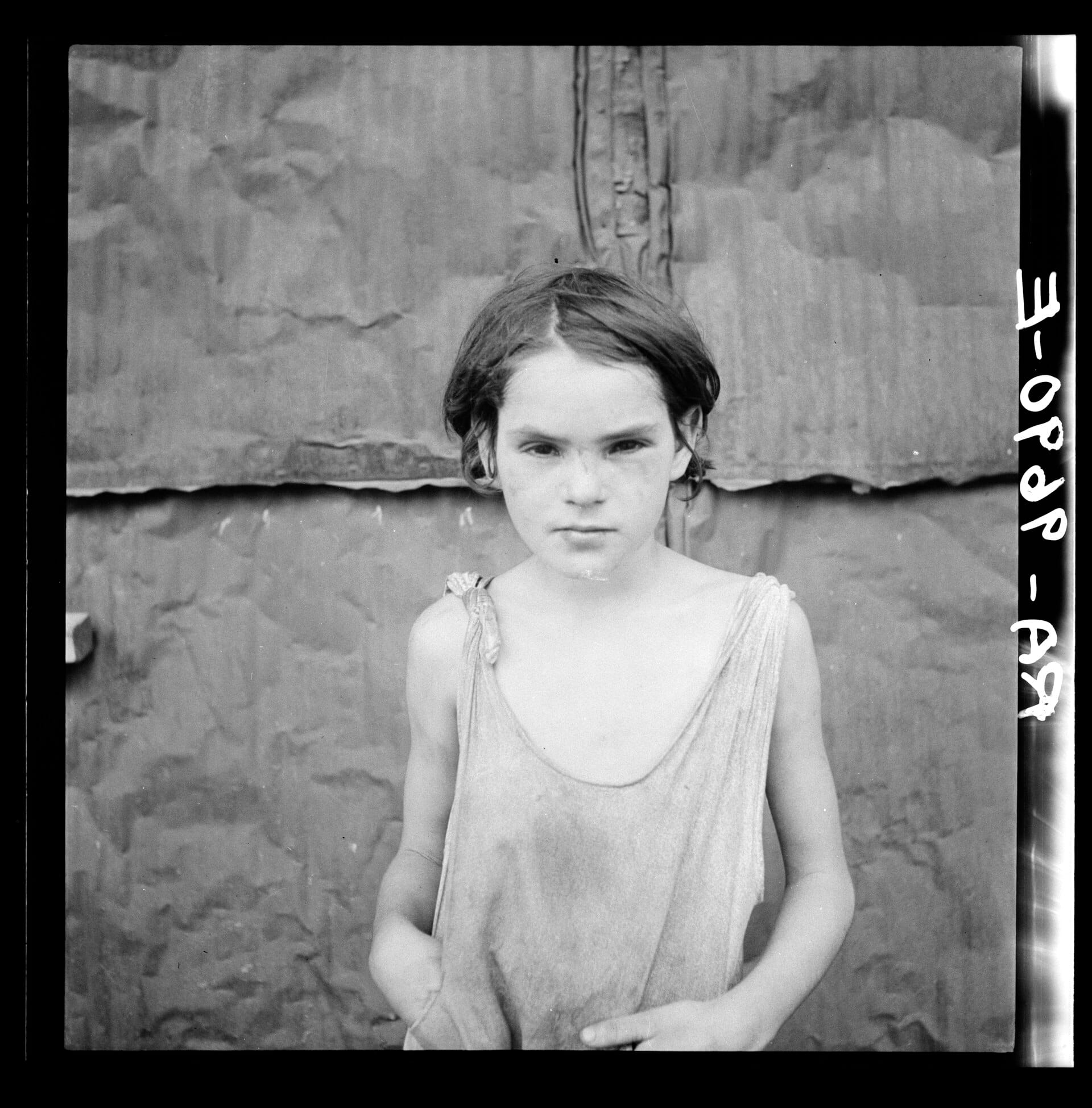 Enfant dans un bidonville de Californie, 1936, par Dorothea Lange