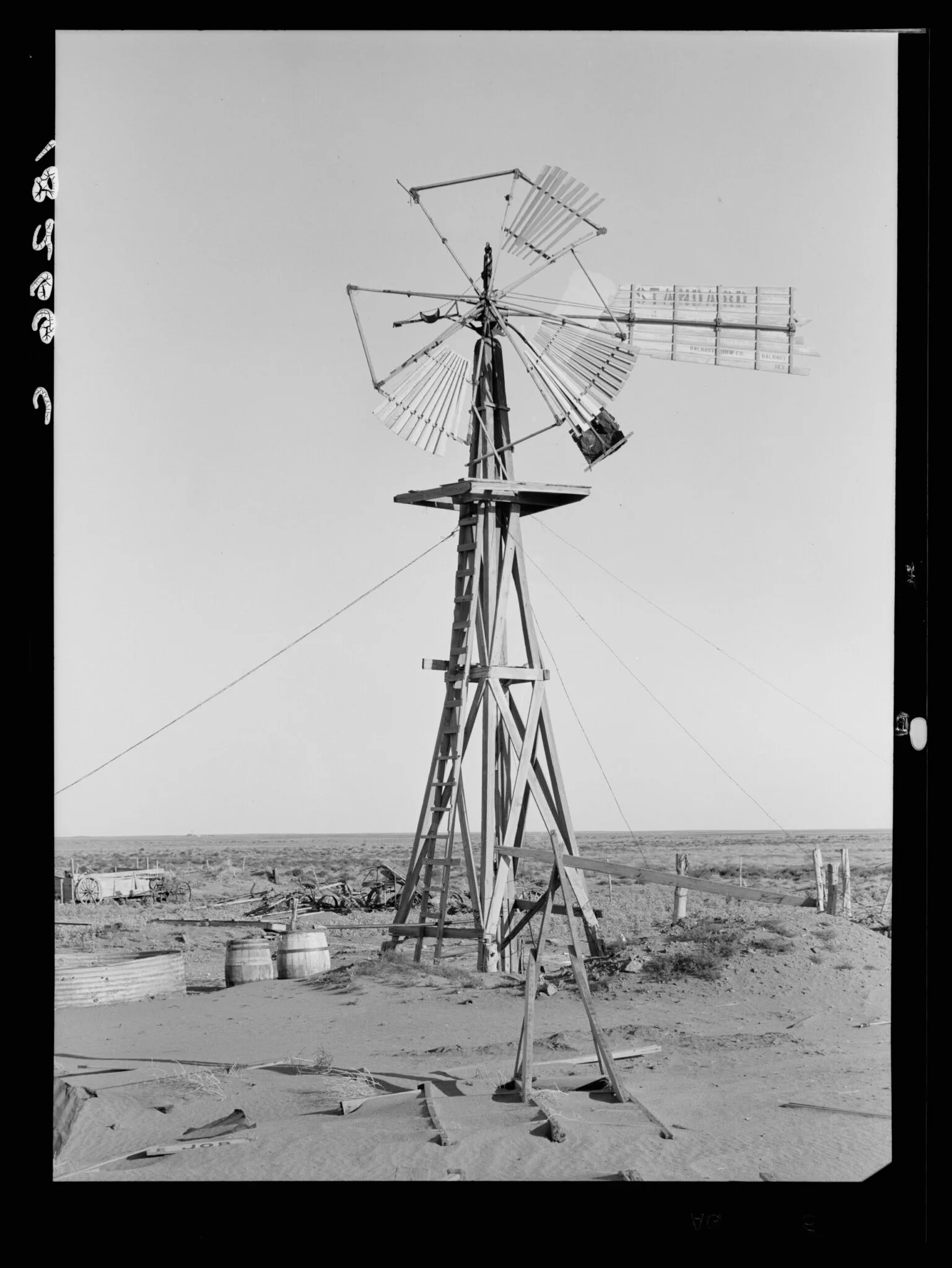 Ferme abandonnée en 1937 près de Dalhart, district de Coldwater, Texas, par Dorothea Lange