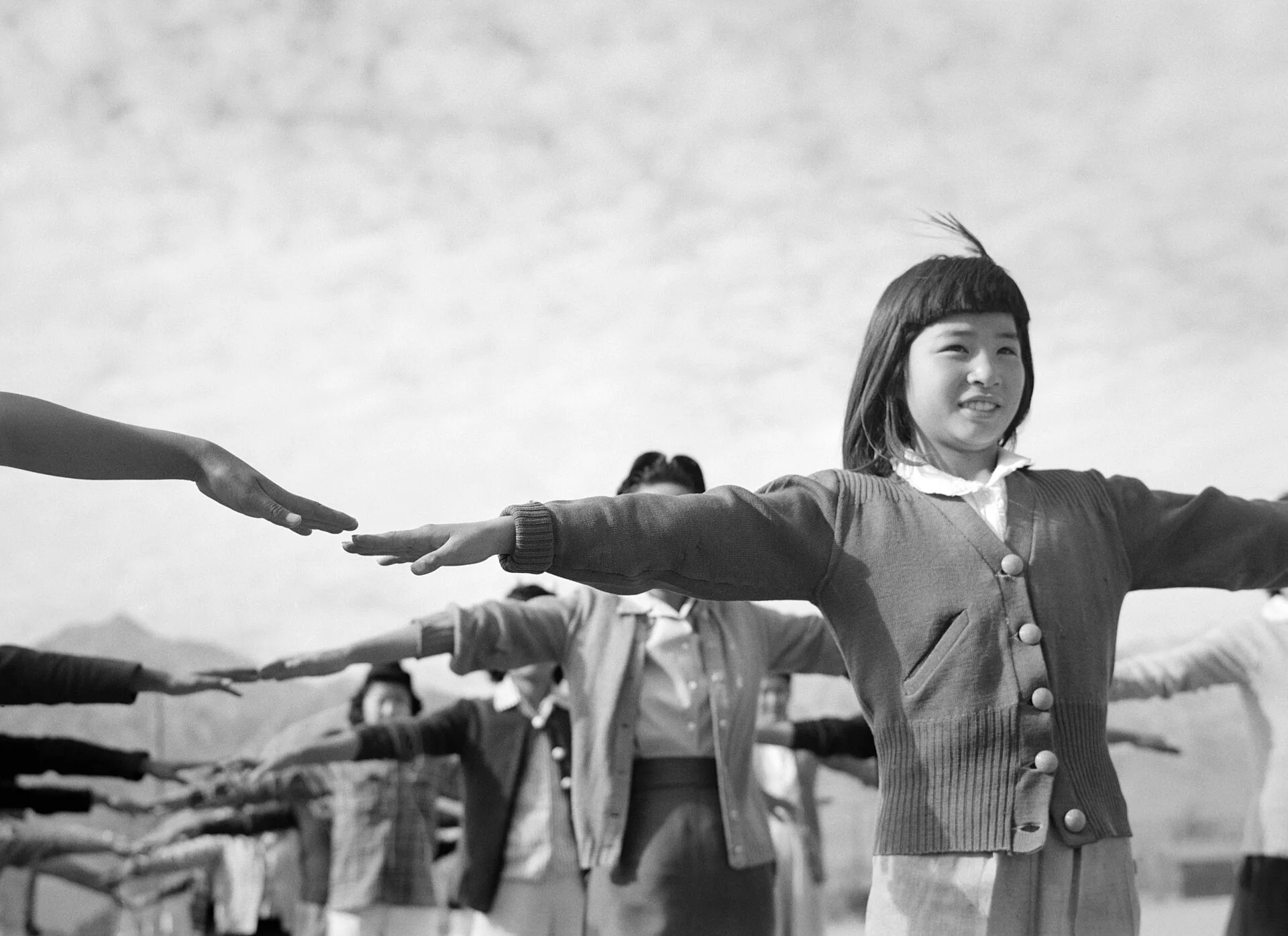 Séance de gymnastique au centre de relocalisation de Manzanar, Californie