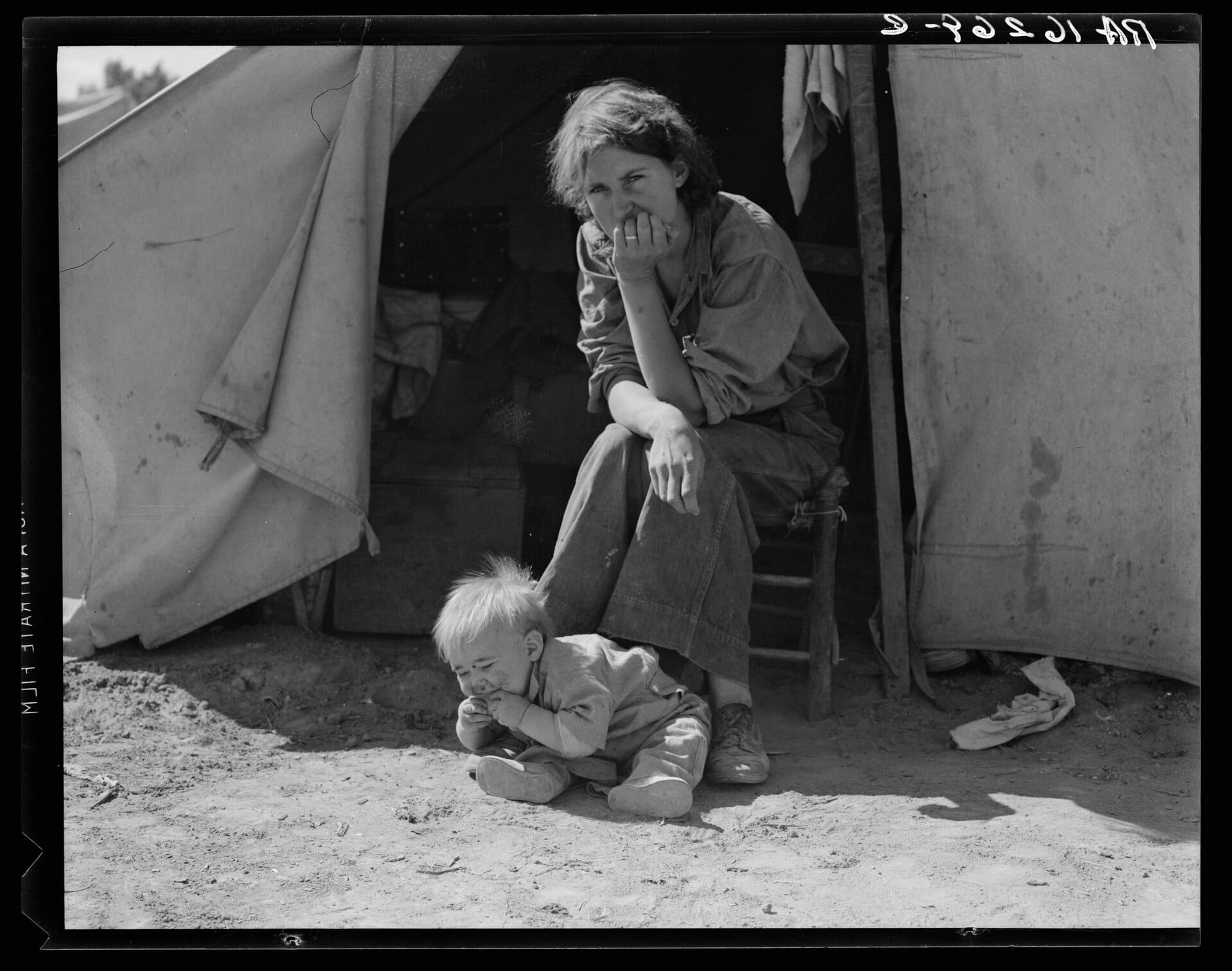 Mère de dix-huit ans venue de l'Oklahoma, devenue migrante en Californie, par Dorothea Lange