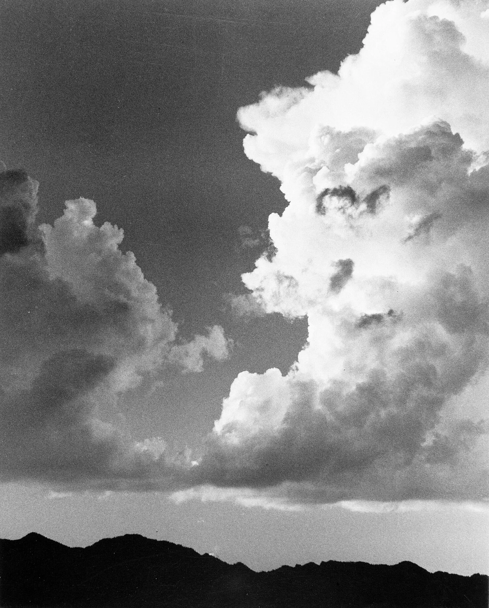 Nuages photographiés dans l'Utah vers 1938 par Dorothea Lange