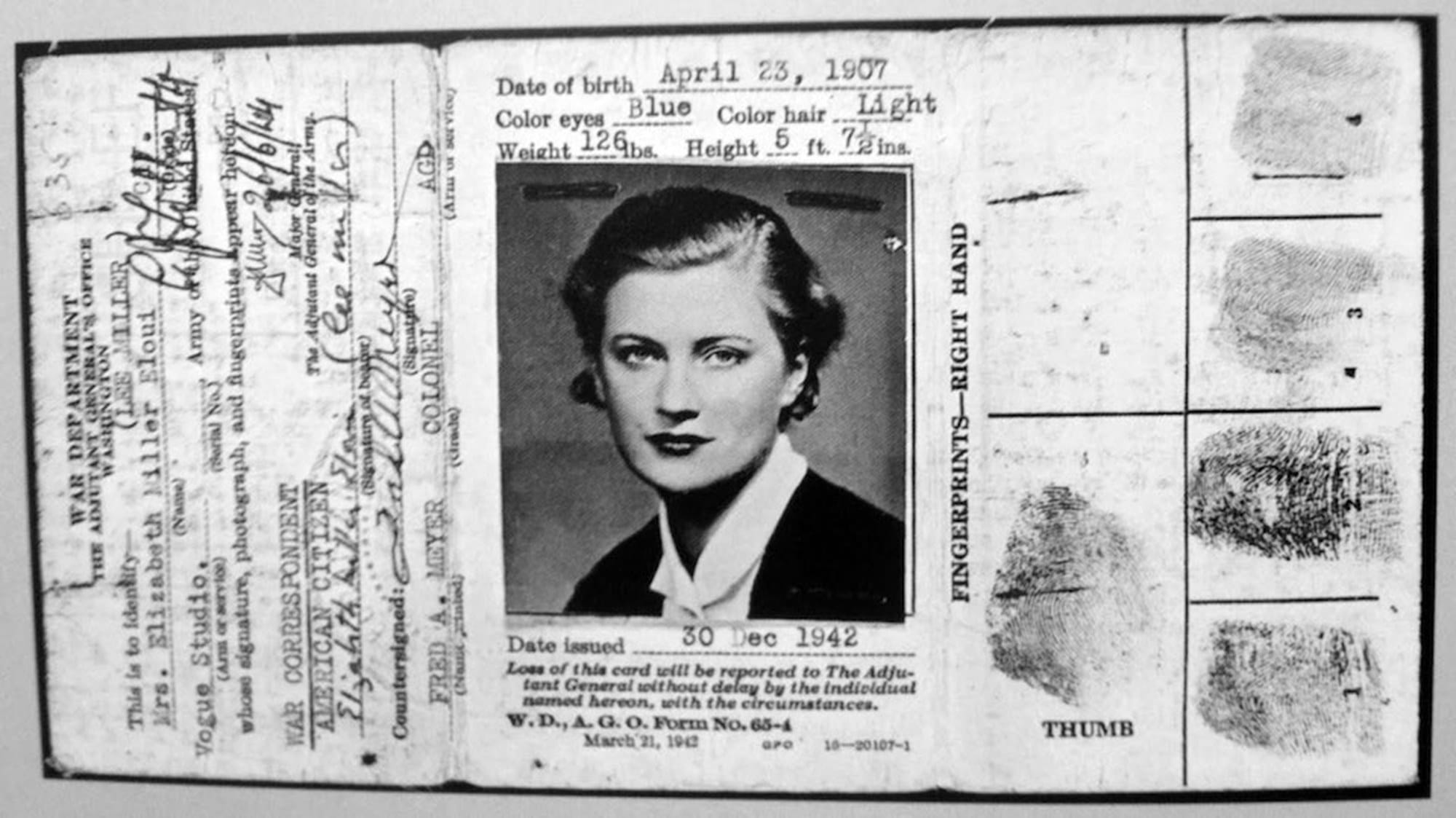 Carte d’identité militaire de Lee Miller correspondante de guerre en 1942