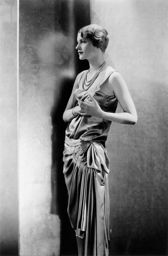 Lee Miller photographiée par Edward Steichen pour une publicité Kotex en 1928