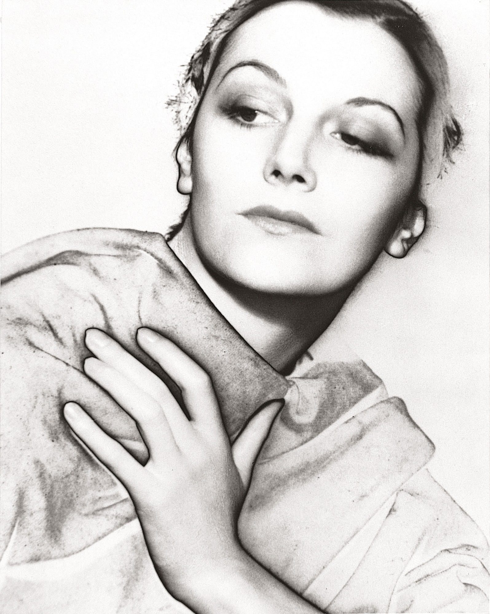Portrait solarisé probablement de Meret Oppenheim par Lee Miller en 1932