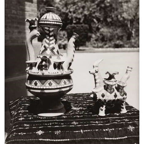 Nature morte de poteries photographiée par Lee Miller en Égypte en 1938