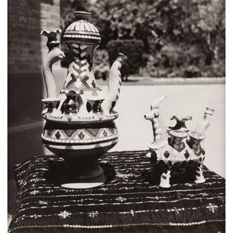 Nature morte de poteries photographiée par Lee Miller en Égypte en 1938