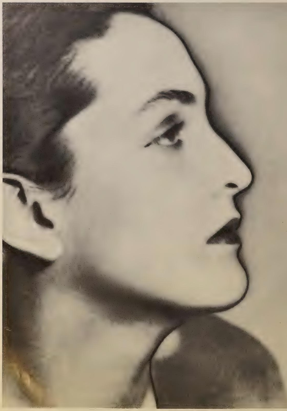 Portrait féminin de profil, photographie de Man Ray publiée en 1934
