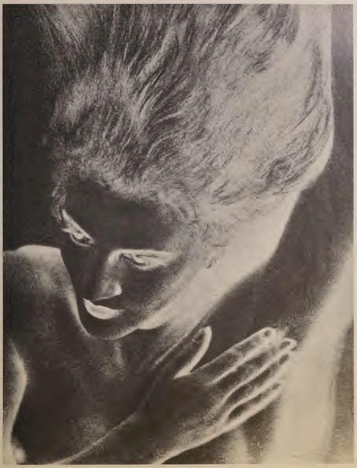 Portrait féminin incliné, photographie de Man Ray publiée en 1934