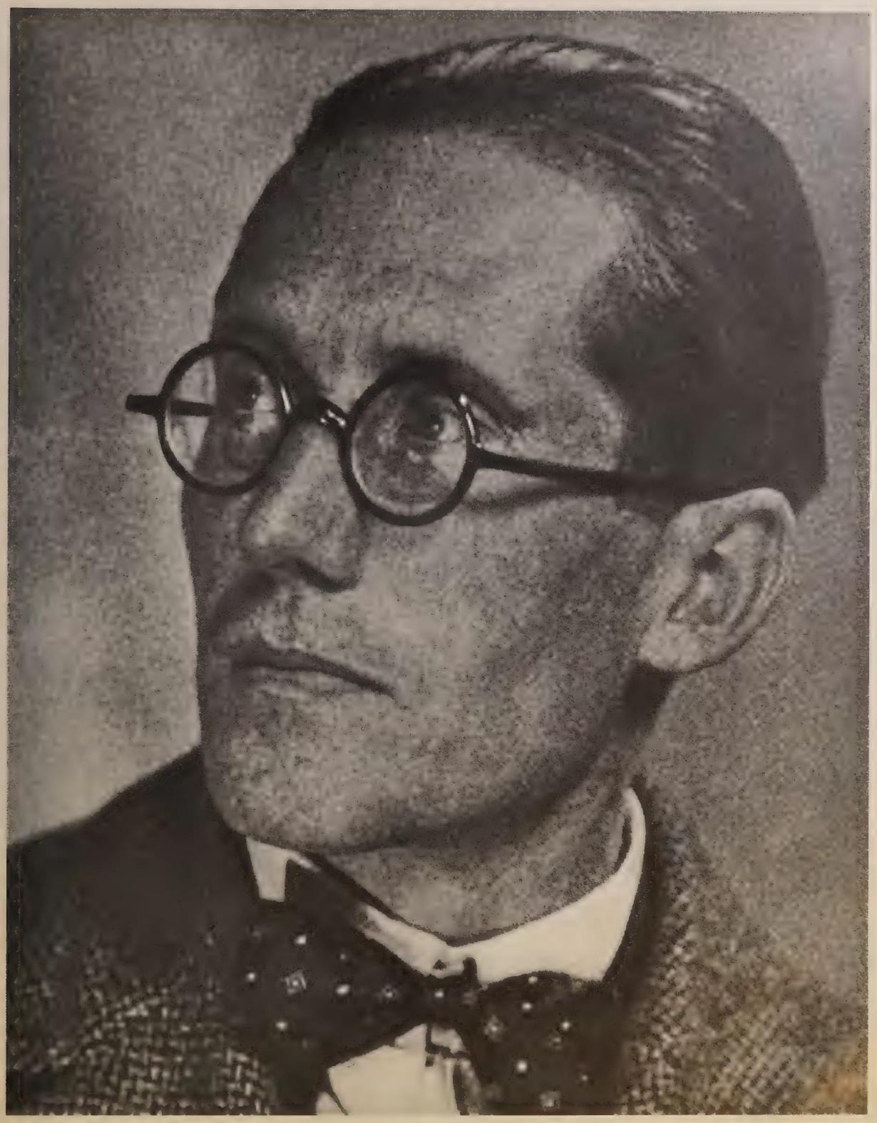 Le Corbusier, photographie de Man Ray publiée en 1934