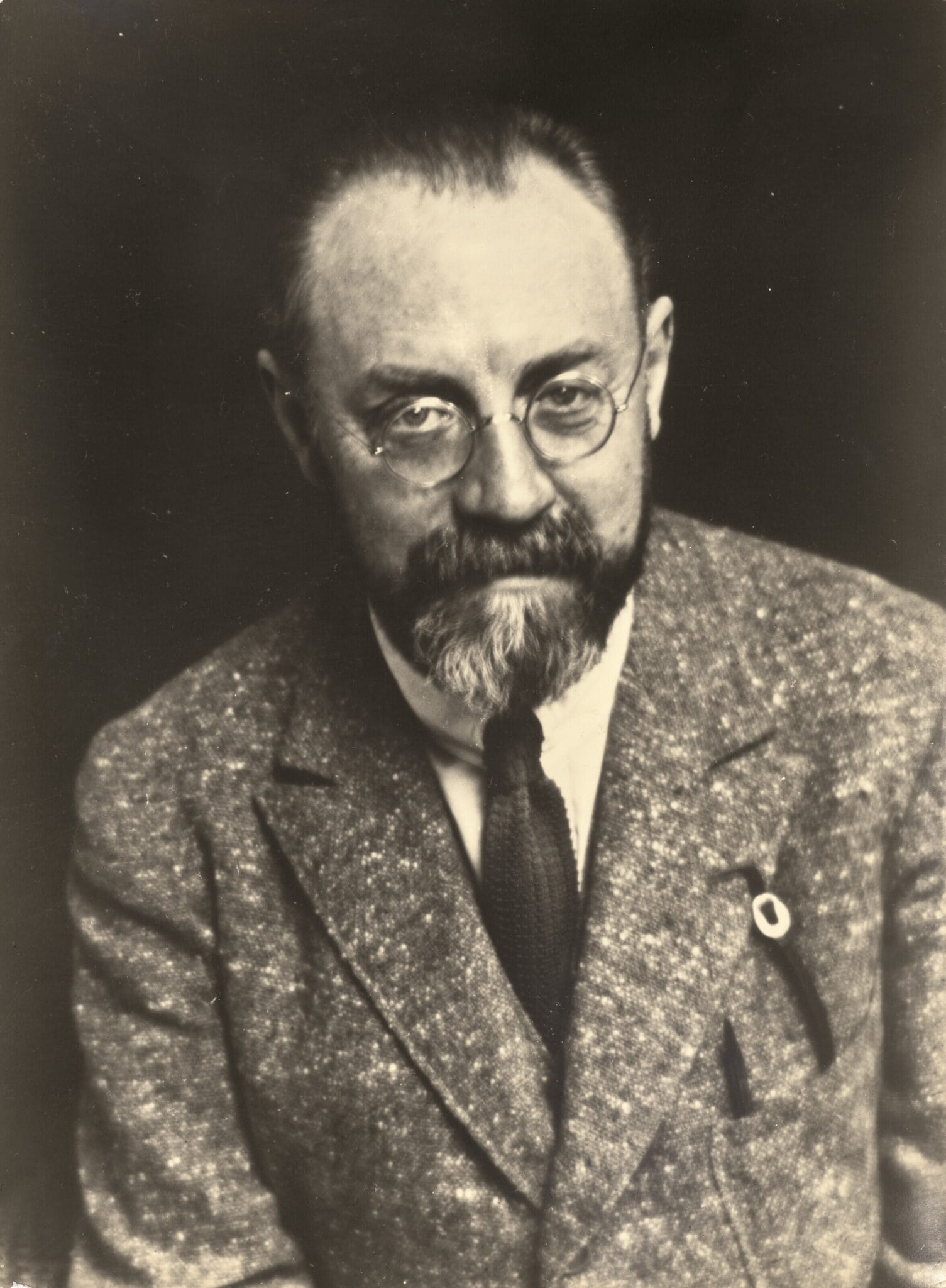 Portrait d’Henri Matisse aux lunettes rondes, photographie de Man Ray, vers 1922