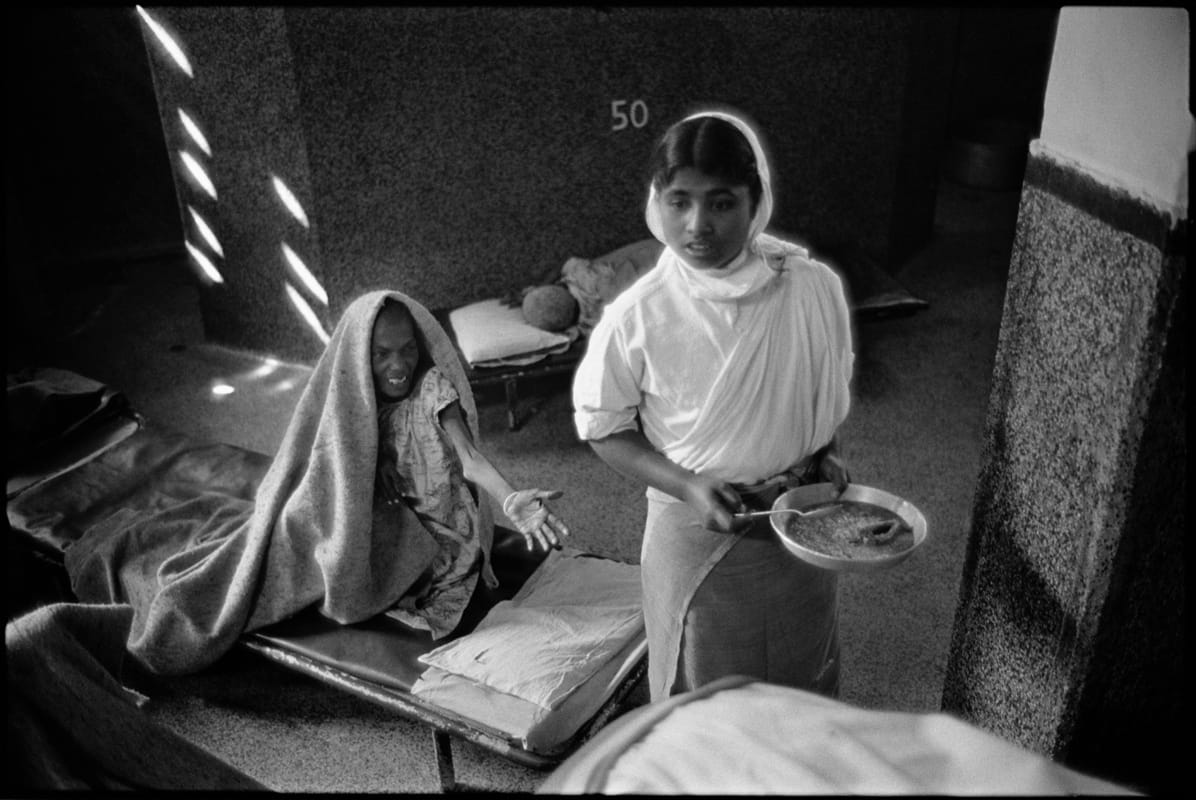 Mary Ellen Mark, Home for the Dying, Calcutta, India, 1980
