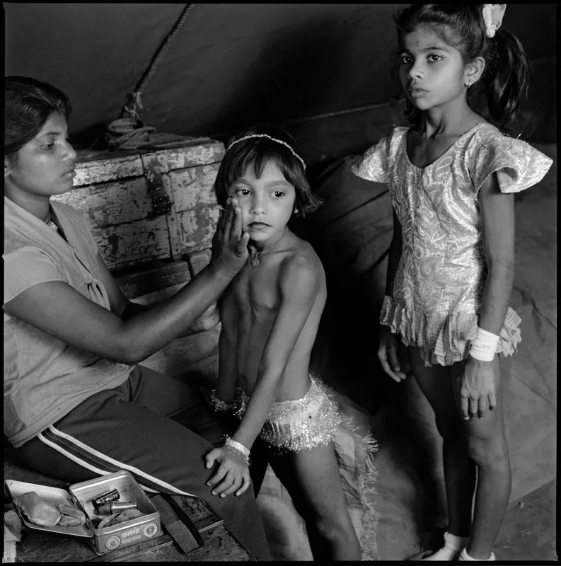 Mary Ellen Mark, Pinky and Ratna Preparing for the Show at Great Royal Circus, Himmatnagar, 1989