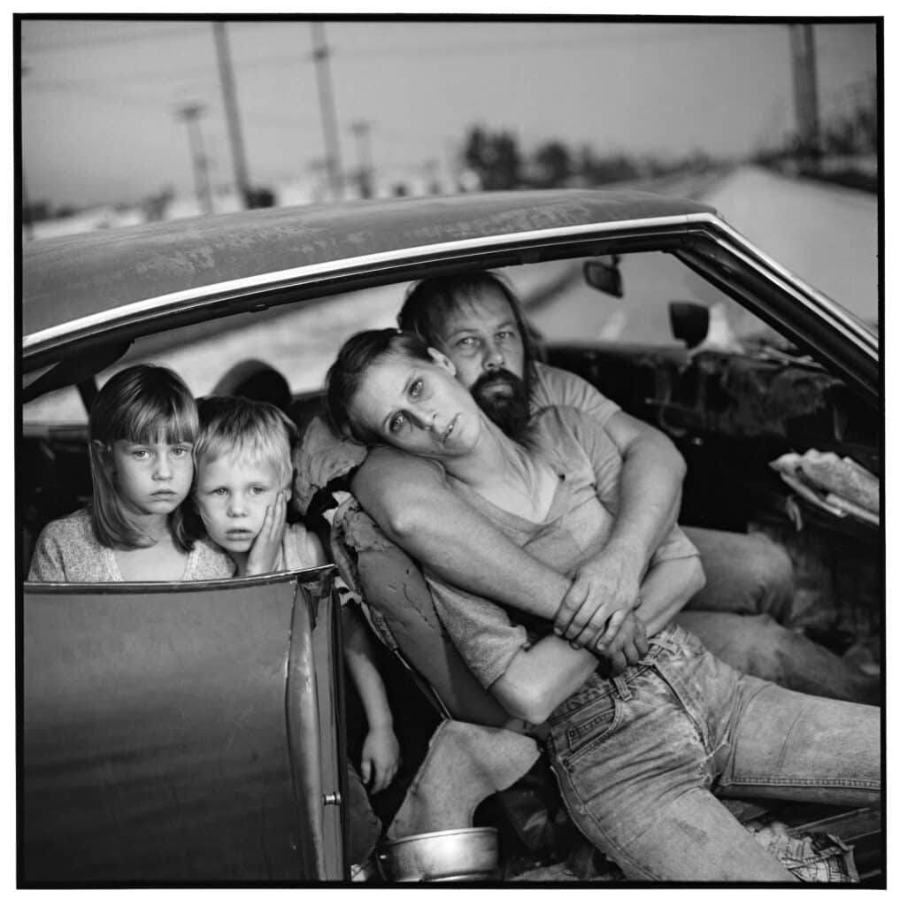 La famille Damm dans sa Buick Skylark, Los Angeles, 1987, par Mary Ellen Mark