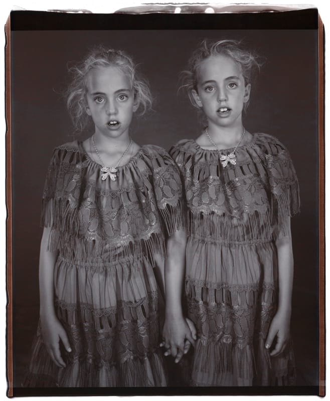 Mary Ellen Mark, Heather and Kelsey Dietrick, 7 years old, Kelsey older by 66 minutes, Twinsburg, Ohio, 2002