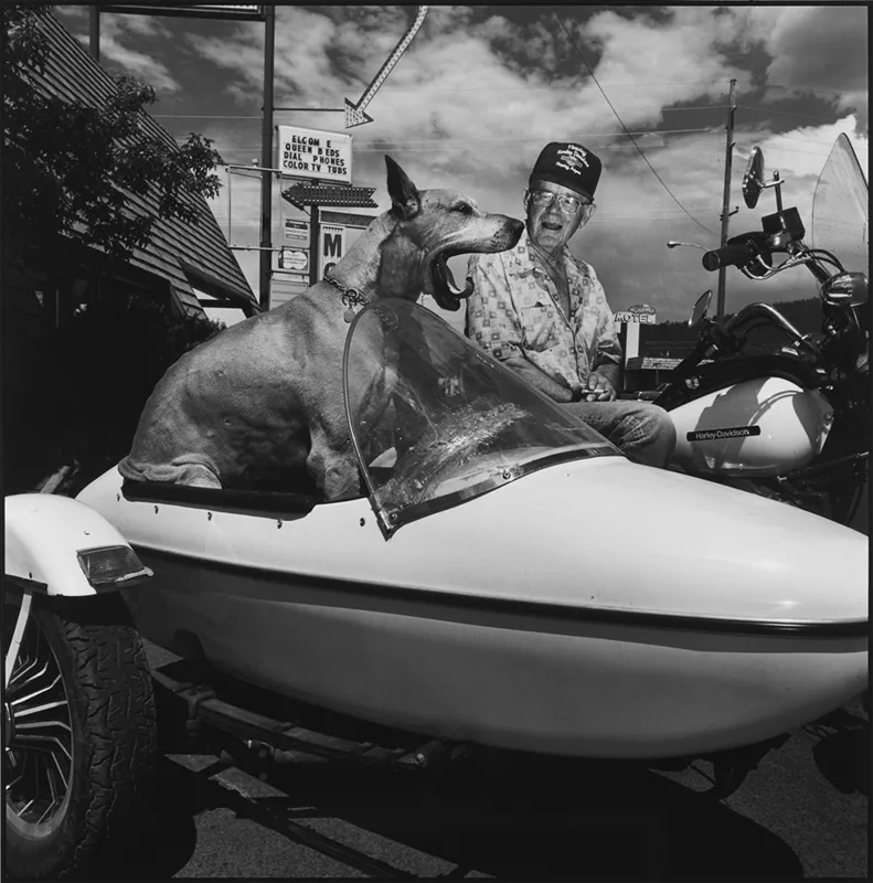 Mary Ellen Mark, Yawning Dog, Williams, Arizona, 1988