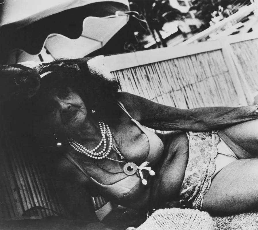 Mary Ellen Mark, Eastern Royalty, Nice, France, 1965