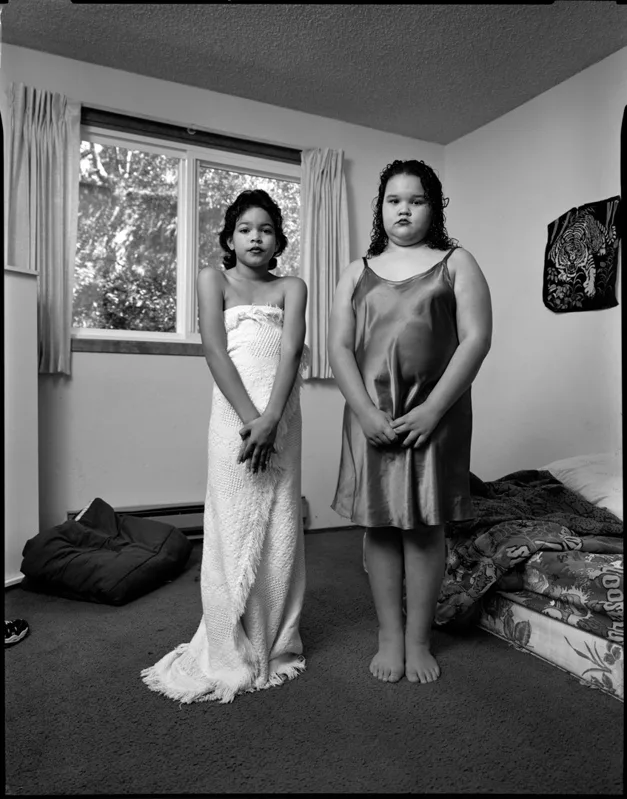 Mary Ellen Mark, Keanna and La Shawndrea dressed up, Seattle, Washington, 1999