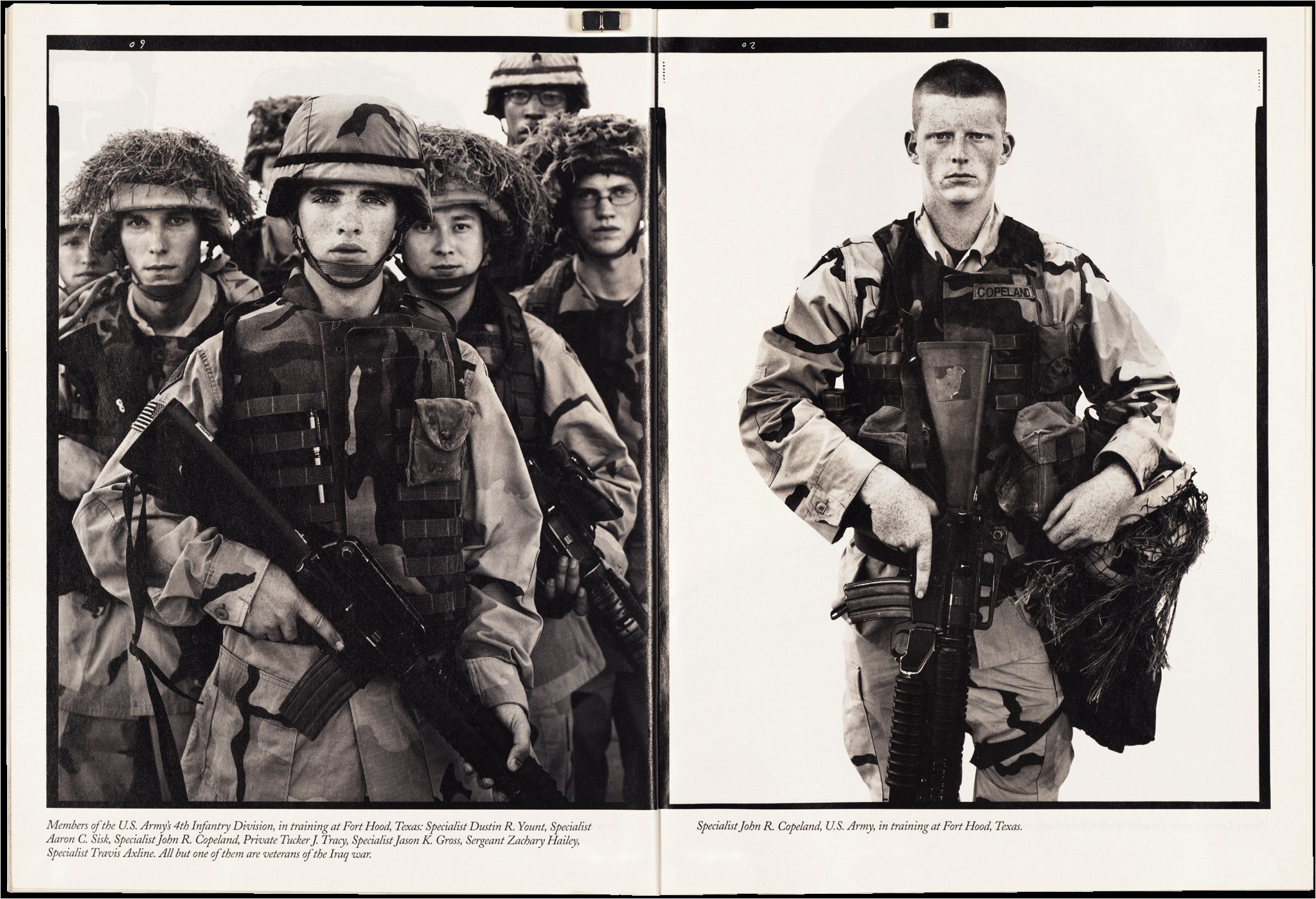 Double page du New Yorker montrant des soldats de la 4e division d'infanterie photographies par Avedon a Fort Hood