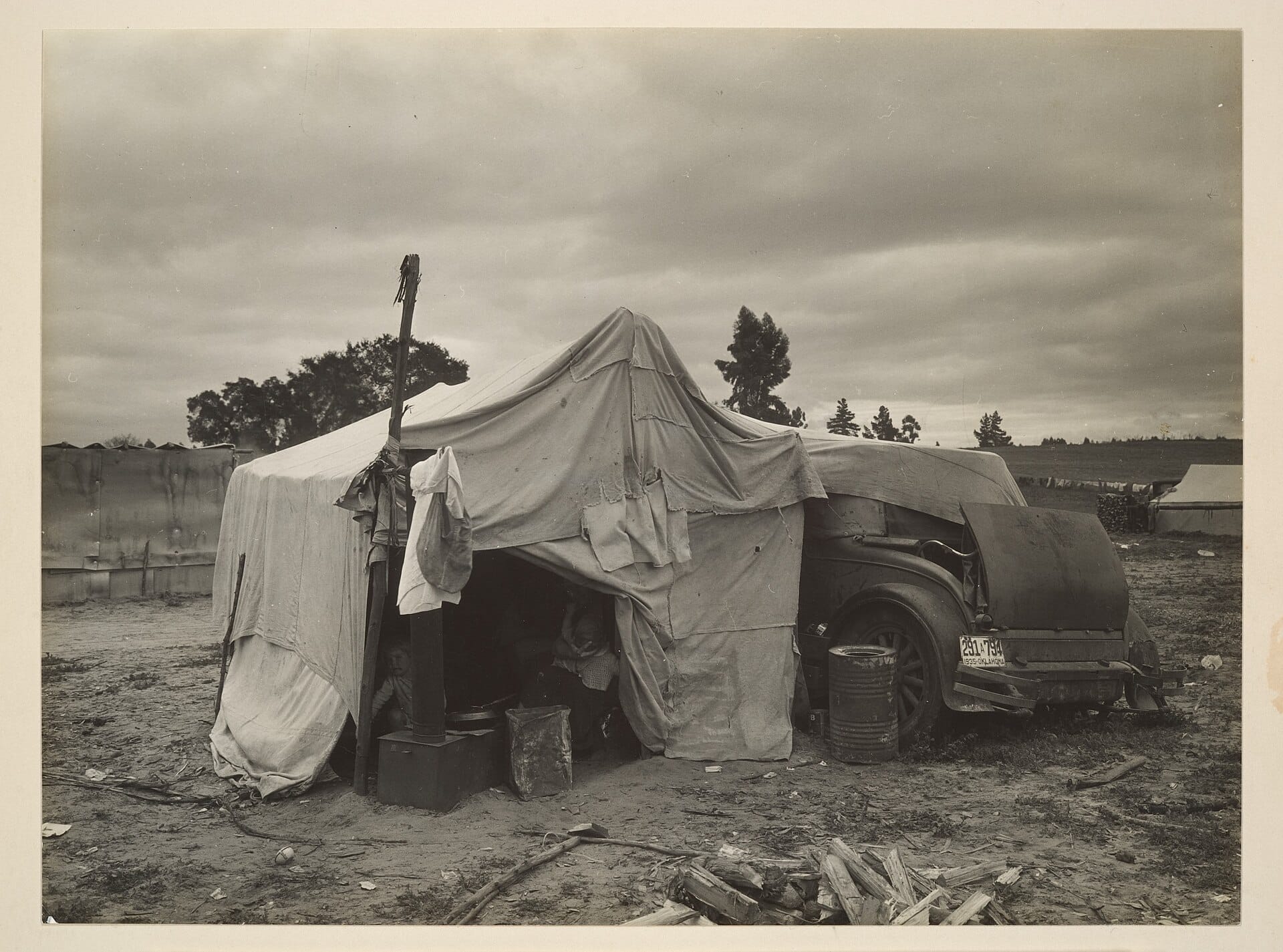Abri de fortune de la famille de cueilleurs de pois, Nipomo, Californie, 1936