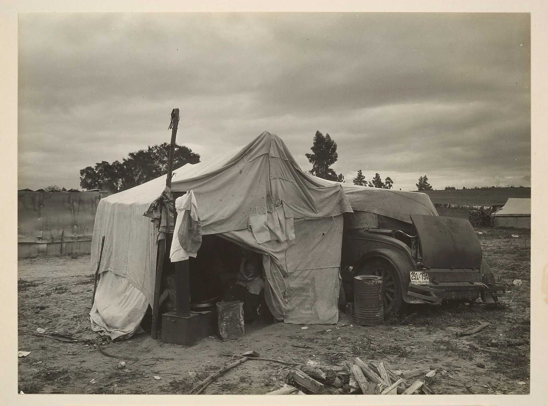 Abri de fortune de la famille de cueilleurs de pois, Nipomo, Californie, 1936