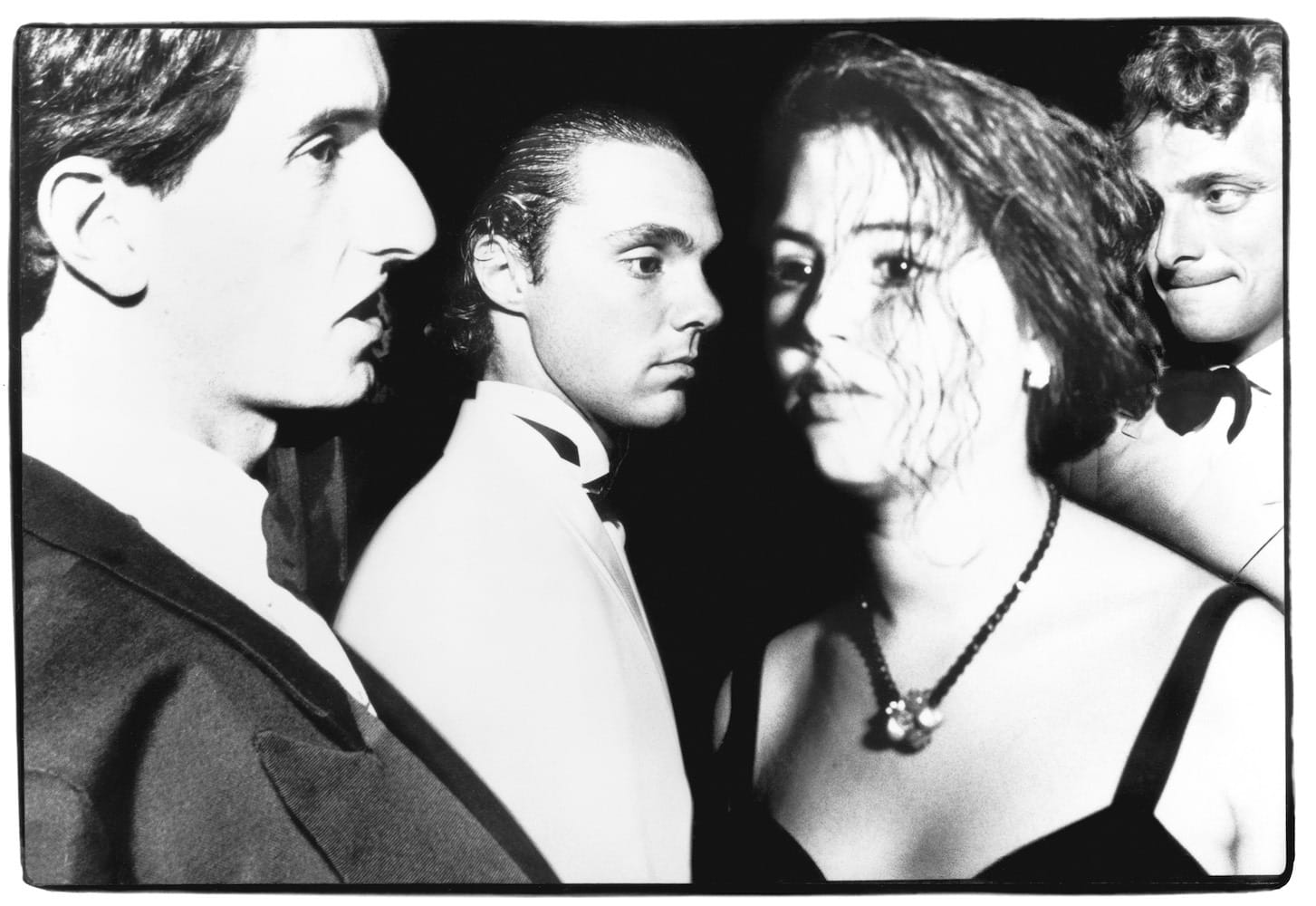 Groupe de convives masqués au bal Volpi de Venise, par Richard Avedon