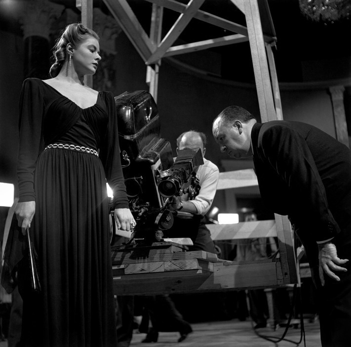 Ingrid Bergman et Alfred Hitchcock sur le tournage des Enchaînés