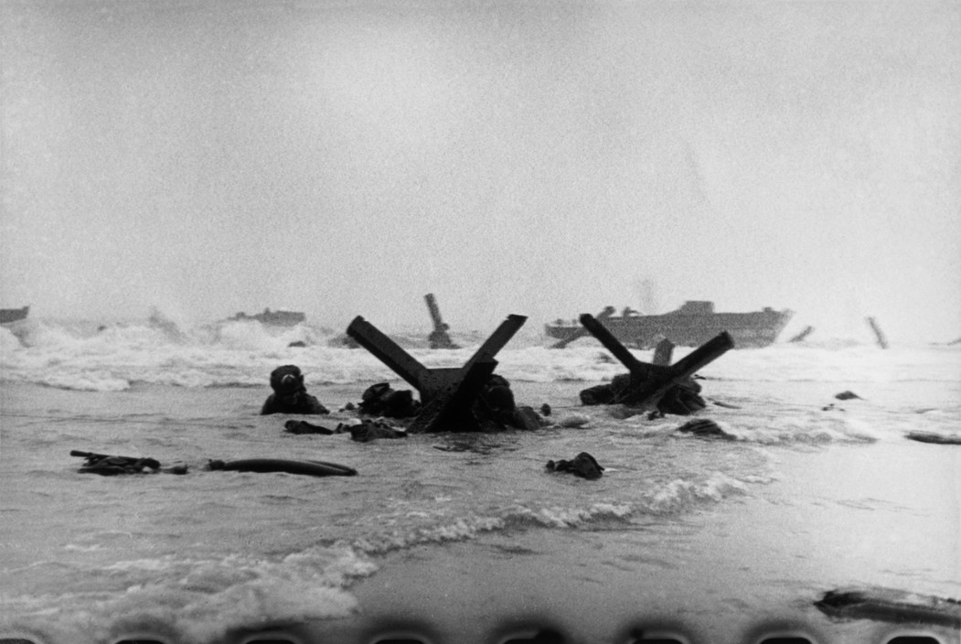 Soldats américains sur le rivage d’Omaha Beach